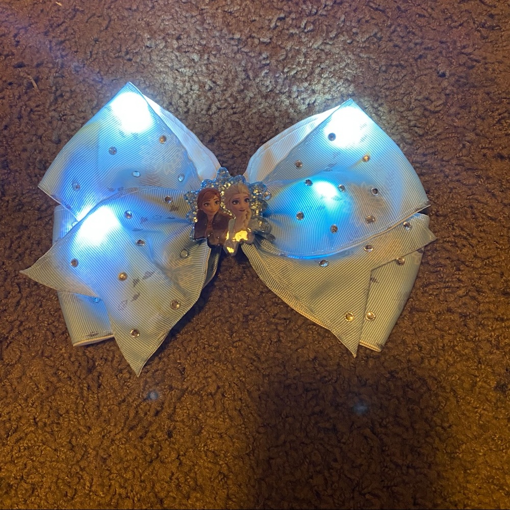 Frozen II Bow - Picture 5 of 5